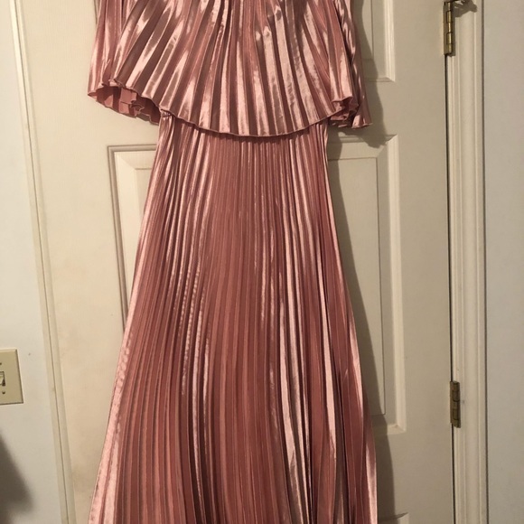 Retro Pleated Maxi Dress - Picture 2 of 3